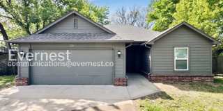 124 North Division Street Gallery 1