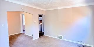 7411 Stout Street Gallery 10