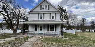 207 Midway Avenue Gallery 1