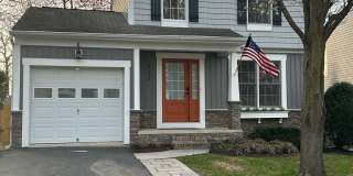 932 12TH Street Gallery 1