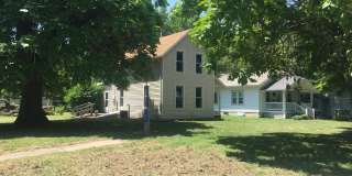 $1100 - 3 bed 1 bath - Single Family Home Gallery 1