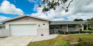 Spacious 2 Bedroom 2 Bathroom Seminole Home with Yard Gallery 1