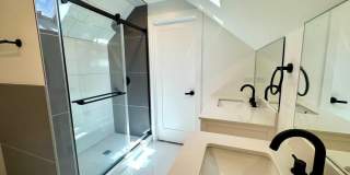 1709 N Maplewood Avenue Gallery 13