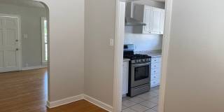 Spacious 2 Bedroom 1 Bath House in Eagle Rock Gallery 16