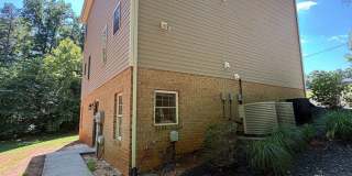 Spacious 2 bedroom 1 bath basement level apartment Gallery 1