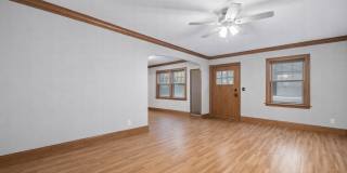 Huge 5 Bedroom for June 1st! - Close By Hamline, St Thomas, Macalester and Concordia Gallery 1