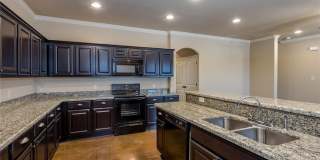 131 Deacon Drive W Gallery 5