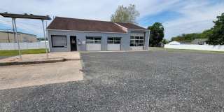 208 BROWER Avenue Gallery 1