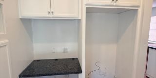 Adorable 2-bedroom home available for rent in Lakewood Mutuals! Gallery 8