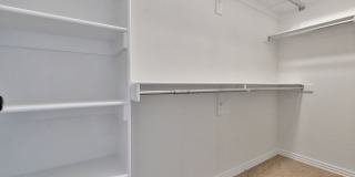 4 Bed 3 Bath Townhome located close to University! Gallery 25