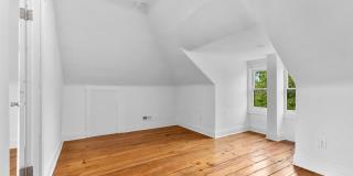 429 1/2 S. Champion Avenue Gallery 15