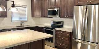 Gorgeous fully remodeled in Central Tucson - Available August 2026 Gallery 3