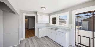 Classic Anaheim Living with Prime Location Gallery 9