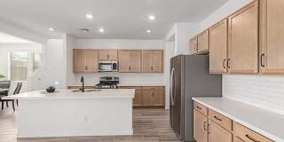 21283 W EDGEMONT Avenue Gallery 9