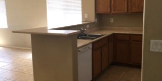 Beautiful Single-Level 3 Bedroom, 2 Bathroom Home in Maricopa Gallery 5