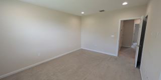 Spacious Townhome in Desirable Vizcaya Falls 3-bedroom, 2.5-bath townhome Gallery 15
