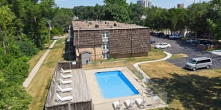 The 4220 Grand Apartments Gallery 5