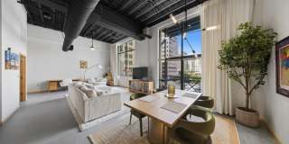 214 E Travis Gallery 1