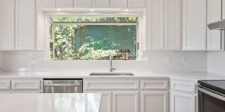 Mid-Century Modern Three Bedroom in Happy Valley! Mid-Century Modern Three Bedroom in Happy Valley! Gallery 10