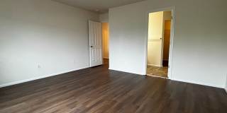 Keep Cool in this Air Conditioned Home in Gated Community! Gallery 10