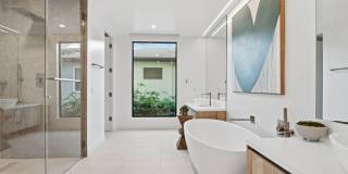 725 N Croft Ave unit: 110 Gallery 24