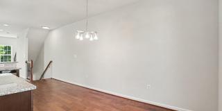 1643 DOROTHY Lane Gallery 6