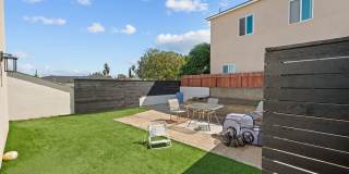 Spacious turfed yard! Gallery 7