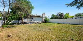Spacious 3BR + Bonus Tri-Level in Spokane Valley - Fireplace, Corner Lot & Garage Gallery 31