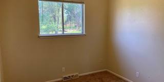 3-Bedroom Home Near Dining and Shopping 3-Bedroom Home Near Dining and Shopping Gallery 5