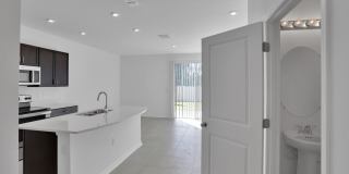 3/2.5 Townhome in Annie's Walk! 3D Virtual Tour Inside! Gallery 6