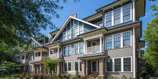 525 East Apartments Gallery 1