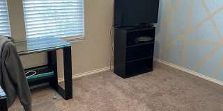 Room in 4 Bedroom Home in San Antonio Gallery 6