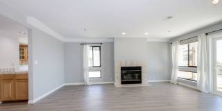 2BR/2.5BA Townhouse with Bay Views + 3 Decks | 2-Car Garage | San Carlos | YouTube Tour Gallery 15