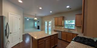 Stunning 7 Bedroom House with a Loft and Updated Kitchen in Harrisburg Gallery 4