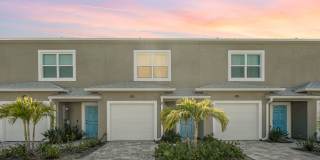 900 PADDLEBOARD CT TOWNHOUSE IN HEART OF MELBOURNE Gallery 26