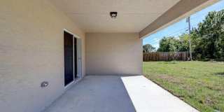 586 Southwest Laconic Avenue Gallery 19