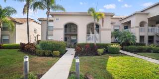 Beautiful 2-bedroom + DEN , 2-bathroom Condo located in the beautiful Estero Gallery 1