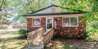 AVAILABLE NOW - Move-In Ready 3 Bed Home in Clinton Twp Gallery 1