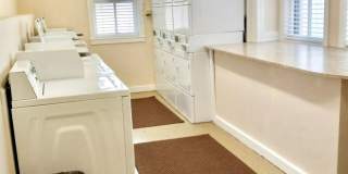 3 bedroom, 1 bath furnished or unfurnished Gallery 19