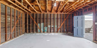 Beautiful modern 3 Bed + 3 Bath House + Pool + Garage Gallery 31