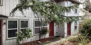 Two bedroom, 1.5 bathroom Ashland townhouse | Available now Gallery 1