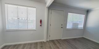 Ground floor One bedroom with Private Patio near Diamond District Gallery 8