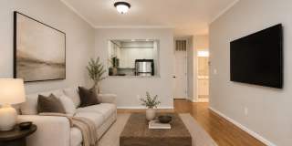 Charming & Pet-Friendly 1BR/1BA Condo in Alexandria’s Stonegate Gallery 1