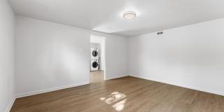 Lower Level Unit in Englewood! Gallery 12