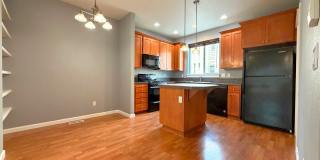 Bright 2-Bed, 2.5-Bath Beaverton Townhouse with Attached Garage & AC Gallery 6