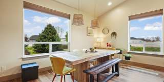 STUNNING 3bd/2ba Custom Home w/3 Car Garage on a Huge Lot! Gallery 9