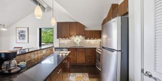 261 S Limestone Gallery 34