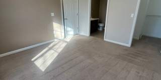 Beautiful 2 Bedroom 2.5 Bath Condo With Loft Space! Gallery 10