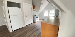 345-347 Bay St. Gallery 3