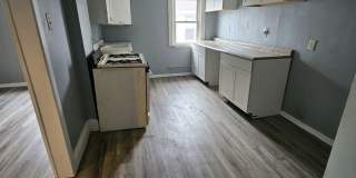 Upper 2 bedroom with gas included East Side Gallery 1